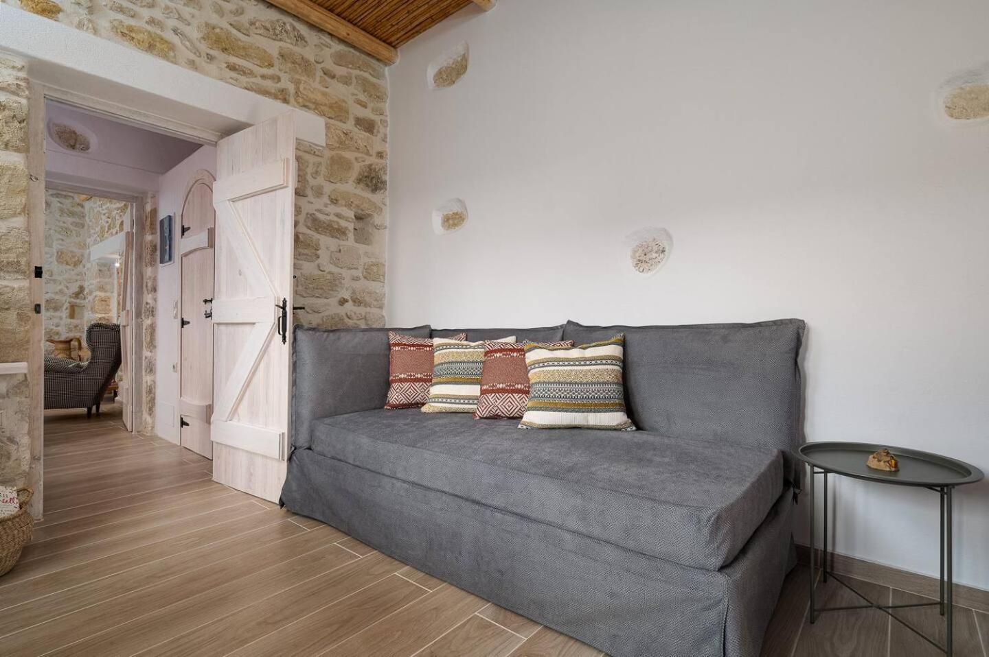Physis Country House 2 Near Matala Beach & Faistos Kouses Bagian luar foto